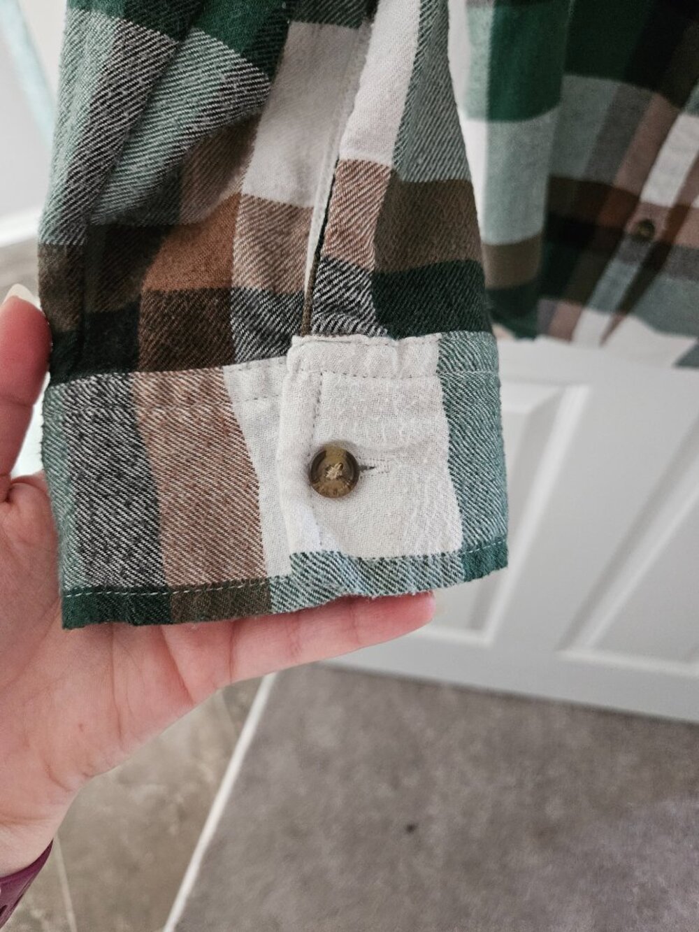 Mens(Unisex) Plaid Hollister Flannel Button Down Shirt - Picture 5 of 6